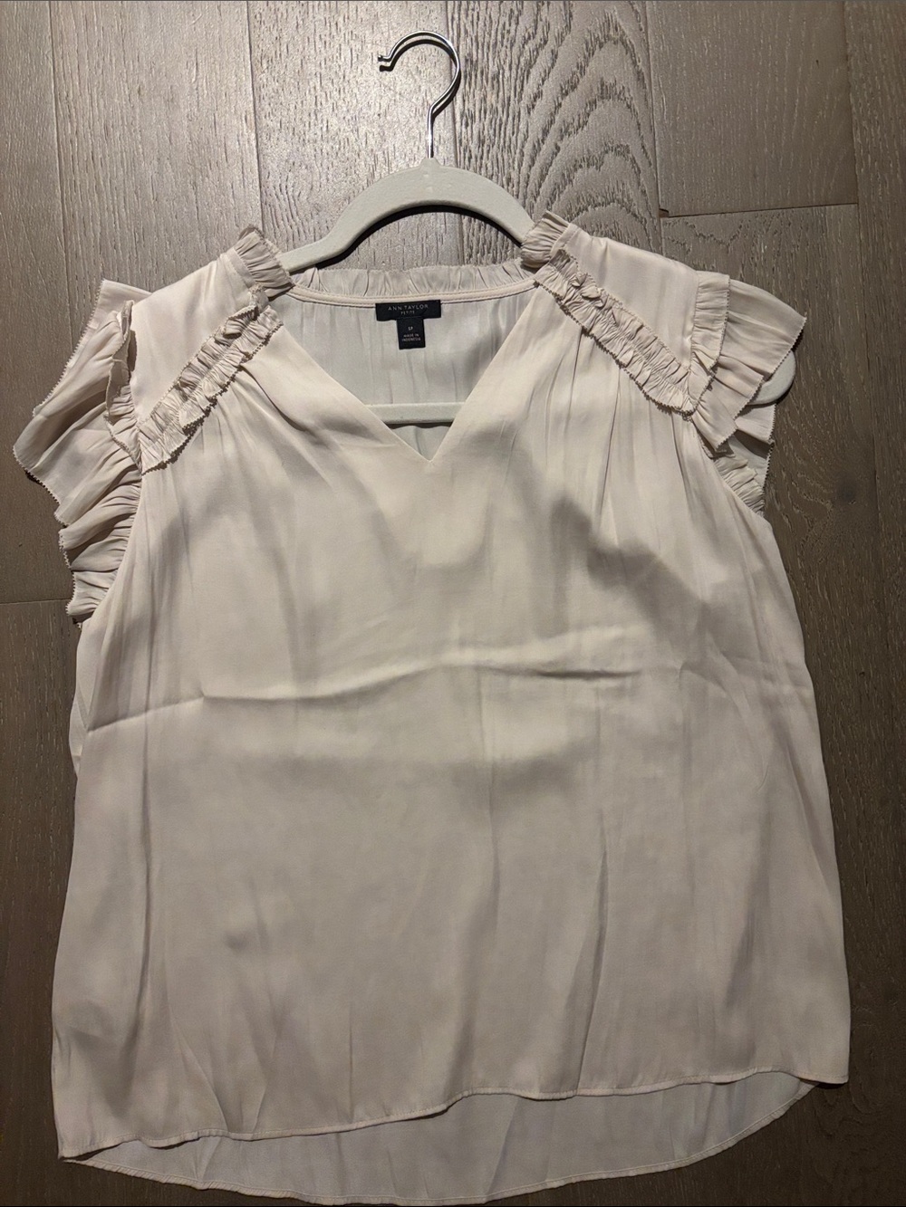 Ann Taylor Cream V-Neck Ruffle Cap Sleeve Blouse